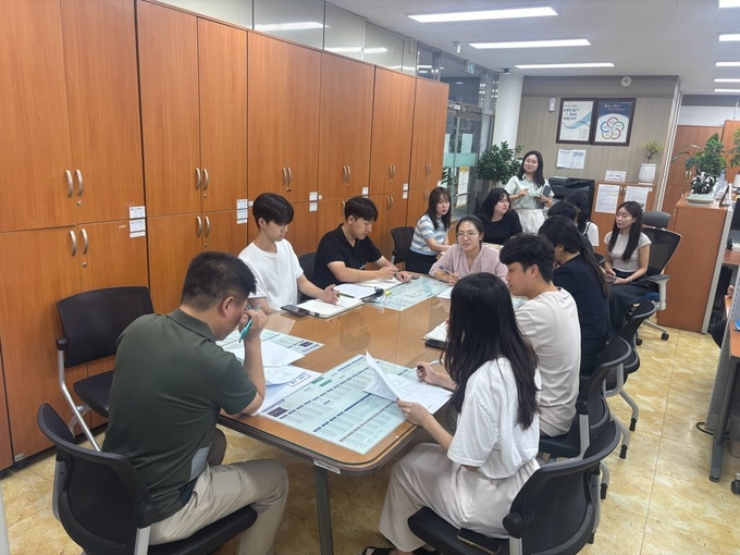 화순군 인허가 협의 관련 TF팀 회의 모습. 화순군 제공