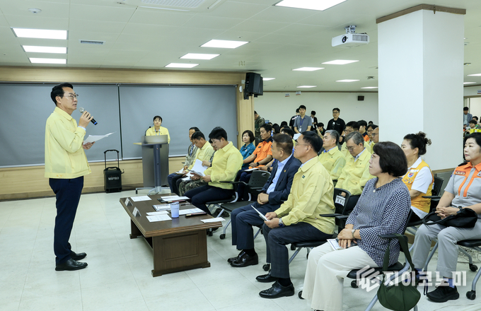 정명근 화성특례시장이 화성시 통합방위협의회 의장 자격으로 회의를 진행하고 있다.