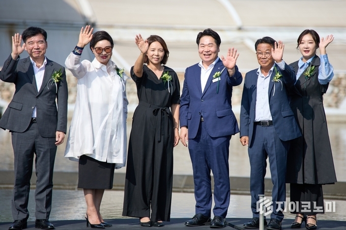 오세현 아산시장, ‘2025 모나밸리 국제아트페어’ 개막식 참석