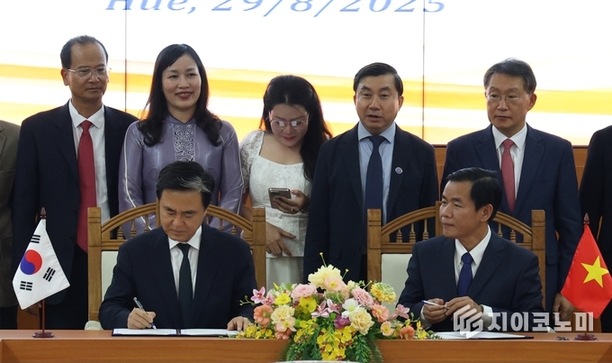 충남도, ‘베트남 후에시와 우호협력협정 체결’