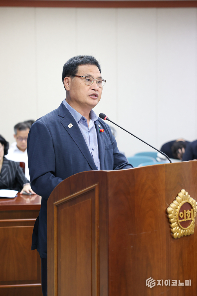제393회 임시회 기획행정위원회에서 주종섭 의원이 중인 모습. 전라남도의회 제공