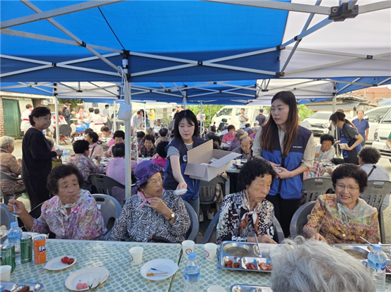 한수원이 이달 말까지 진행하는 추석맞이 봉사활동 모습. 사진 한국수력원자력