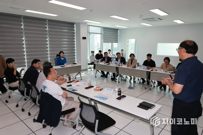 전남도의회 경제관광문화위원회, 목포 해상풍력 산업단지 추진 현황 점검. 전남도의회 제공