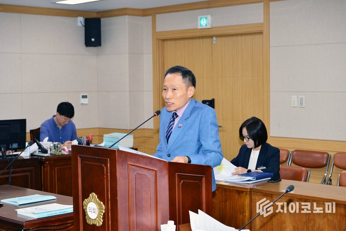 광양시의회 본회의에서 박문섭 의원 발의 '반려동물 동반여행 활성화 조례안'이 통과됐다. 광양시의회 제공