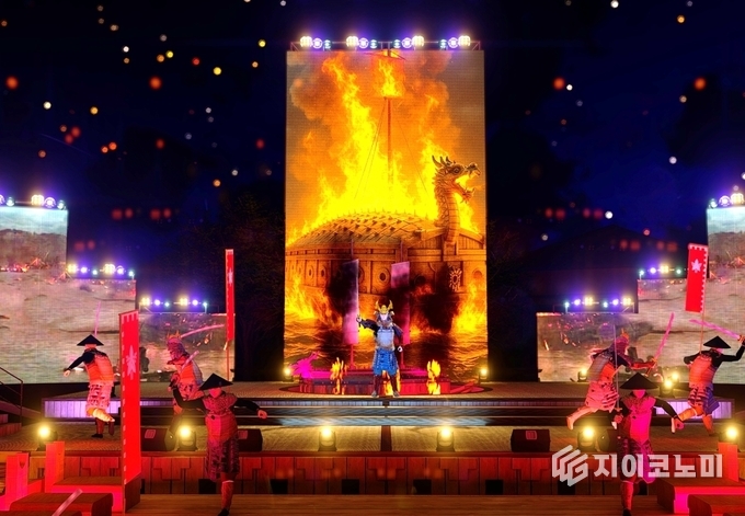 명량대첩축제-개막식 주제공연 예시(디지털 액션활극 해전) 전라남도 제공