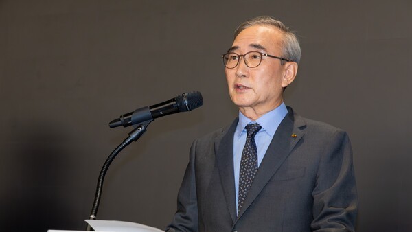 김영섭 KT 대표이사가 이달 11일 서울 종로구 KT 광화문빌딩에서 열린 기자간담회에서 발표하고 있다. /사진 제공=KT 
