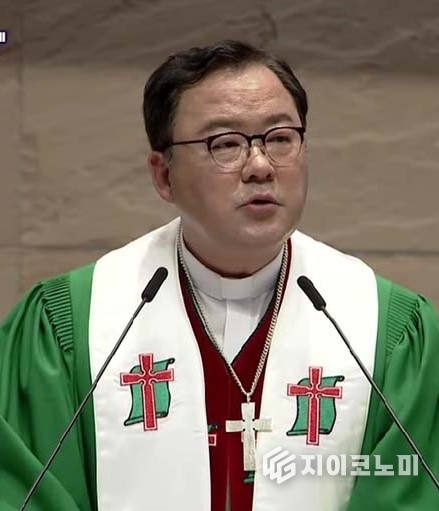 제 110회 정기총회에서 정훈 목사가 총회장이 추대 후 취임사를 하고 있다. /사진=지이코노미