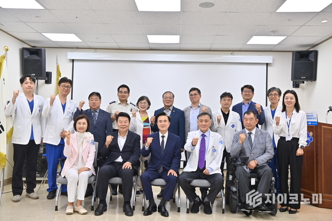 김태흠 지사, 당진시 의사회와 보건의료 협회, 노인회 및 장애인협회 등 지역 관계자들과 간담회