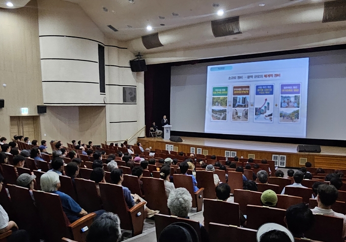 지난 7월, 부천시청 어울마당에서 심곡본동 주민 대상 역세권 결합 사업 설명회를 열었다.