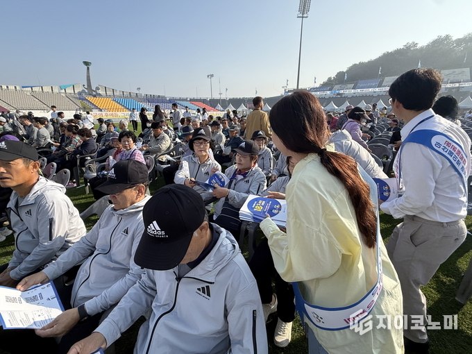 아산시민의 날 ‘찾아가는 아산페이 18% 할인’ 홍보부스 운영