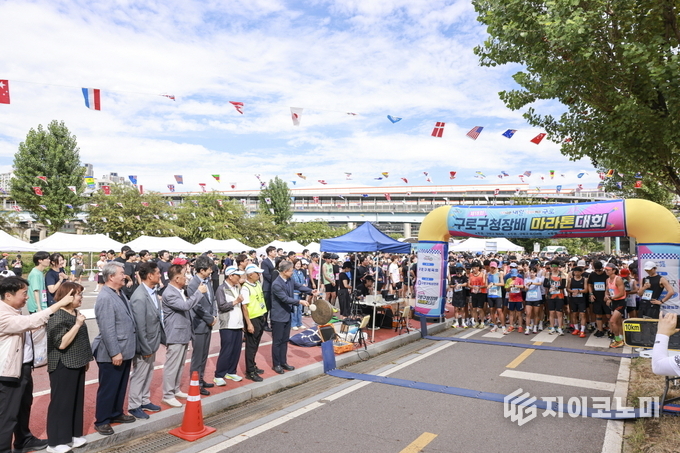 지난 9월 14일 열린 ‘구로구청장배 마라톤대회’에서 참가자들이 출발을 기다리고 있다.