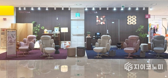 코지마_스타필드 코엑스몰 ‘문체어’ 팝업스토어 전경_사진제공 코지마