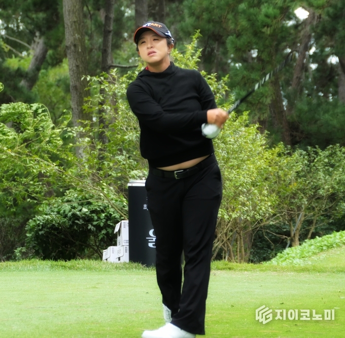 전남 해남에서 열린 LPGA 대회, 김세영이 고향 응원 속 우승을 향해 힘차게 나아가고 있다. G이코노미DB