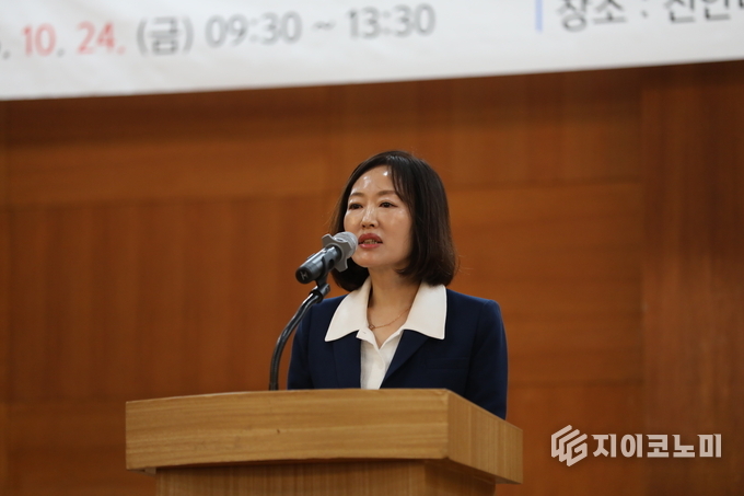 김은숙 목포시지역아동센터연합회장이 인사말을 전하고 있다. 목포시지역아동센터 제공