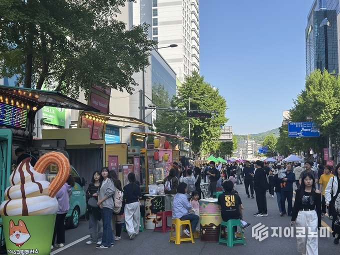 광주 동구, 차 없는 거리 성공적 정착. 동구청 제공
