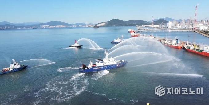 28일 여수 중흥부두에서 진행된 위험‧유해물질(HNS) 해양사고 대응훈련 현장. 서해지방해양경찰청 제공