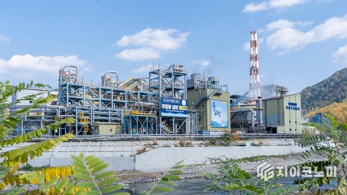 ‘환경 오염 논란의 상징’이라는 오명을 벗기 위한 영풍 석포제련소의 변화가 뚜렷한 성과로 나타났다. 정부 수질 측정망에서 중금속이 불검출되고 1~2급수 수준을 기록하며, 지속적인 환경투자 효과가 수치로 확인되고 있다. (▲영풍 석포제련소 무방류시스템 전경). /사진=영풍