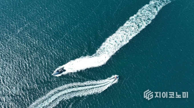 한화시스템의 정찰용 무인수상정 ″해령(Sea Ghost)″_사진제공 한화시스템