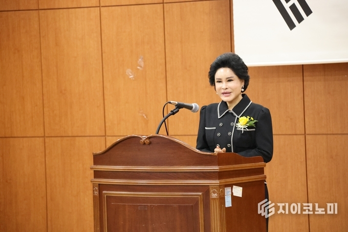 전국소년소녀가장돕기시민연합, 청소년 꿈 응원하며 신현옥 목사 여성 총재 취임