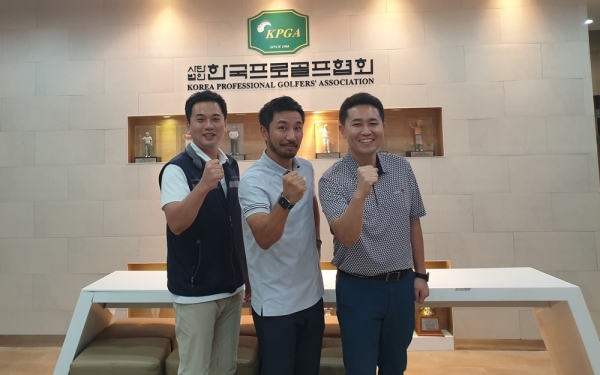 KPGA 골플루언서로 위촉된 심짱(가운데)