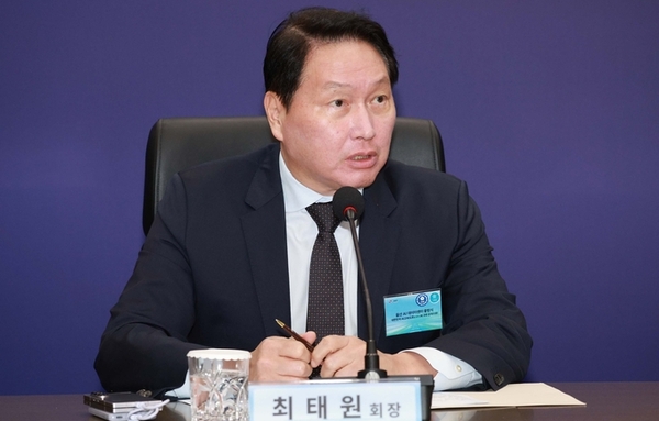 SK 최태원, 작년 그룹 영업이익 1위…삼성 이재용 제쳐