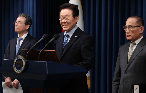 韓美 무역·안보 협상 명문화…車 관세 15, 韓 핵잠·우라늄 농축 지지