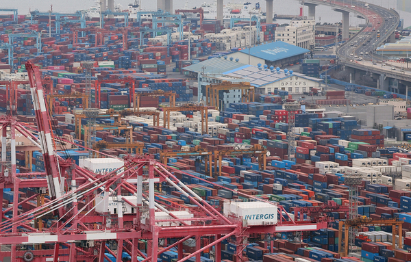 작년 경상흑자 1,231억 달러 '역대 최대'…반도체 등 수출 호조