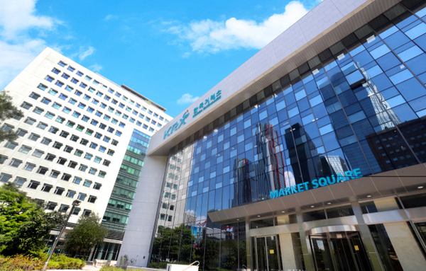 거래소 주식 거래시간 연장 ‘속도 조절’... 증권업계 반발에 시행 시기 재검토