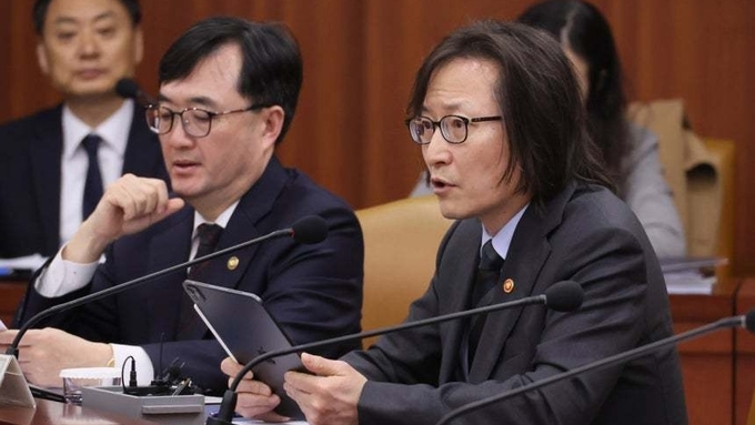 공정위, 주유소 담합 의혹 조사…정유·식품시장 동시 점검