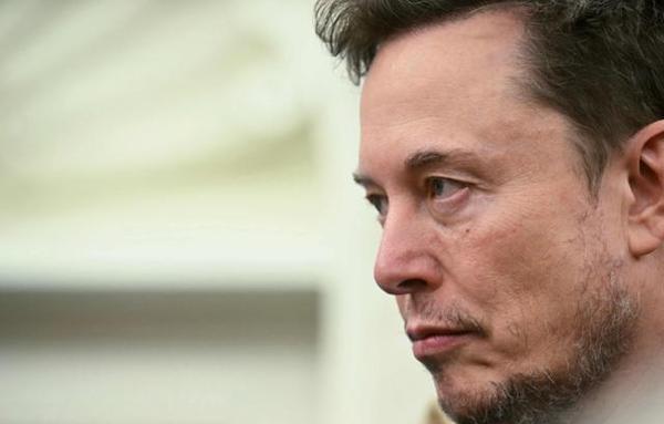 “출혈 경쟁 늪에 빠진 中 전기차…결국 웃는 쪽은 테슬라”