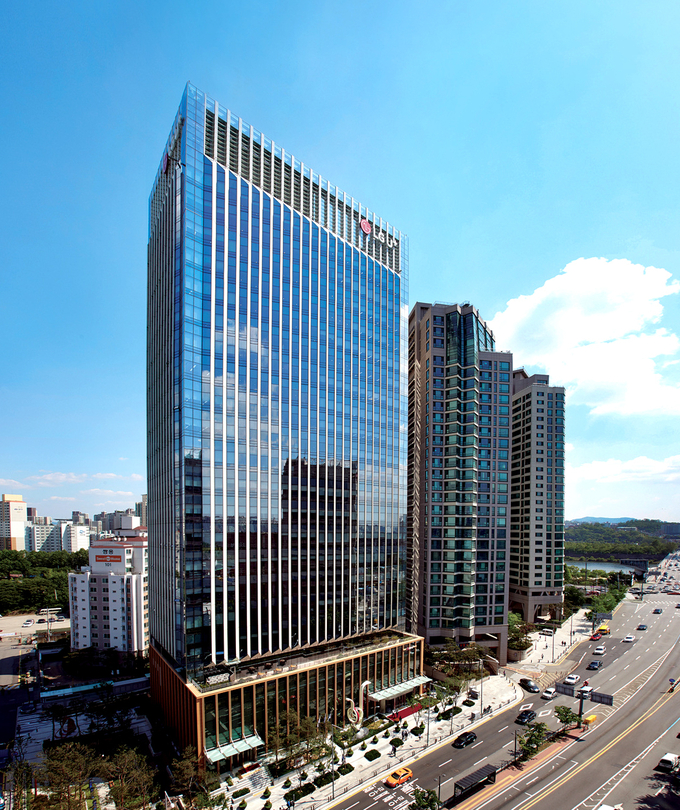 정지된 휴대폰, 쓰지도 않았는데 채권추심부터... LG유플러스 '자동해제... - 뉴스 썸네일 이미지