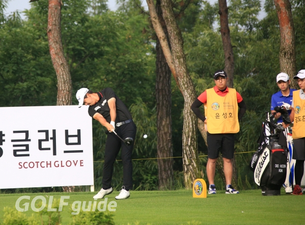 KB금융 리브챔피언십 1R 윤성호 티 샷