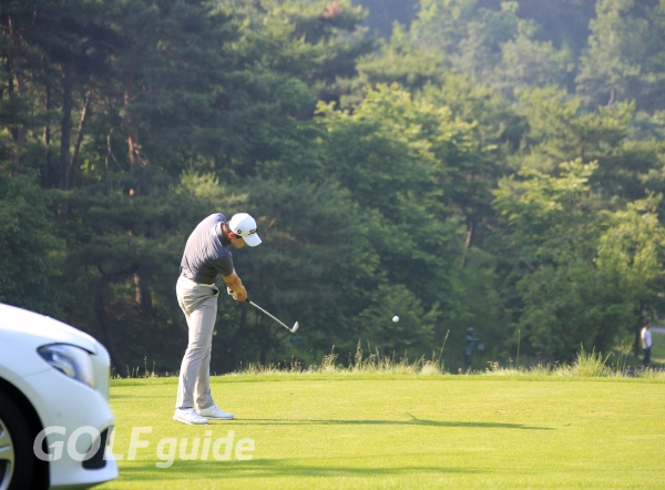 KB금융 리브챔피언십 2R 13번홀 변영재 티 샷