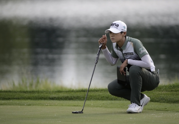 LPGA 시즌 세 번째 메이저 대회 'KPMG 여자 PGA 챔피언십' 첫날 선두에 오른 박성현