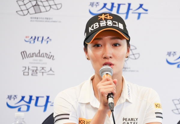 우승 인터뷰하는 오지현