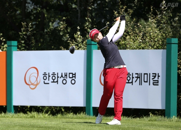 9번홀 드라이버 티 샷을 날리는 임희정 (사진 = KLPGA 제공)