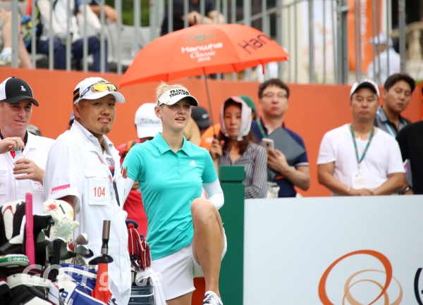 스트레칭 먼저...한화 클래식 2018 Jessica Korda