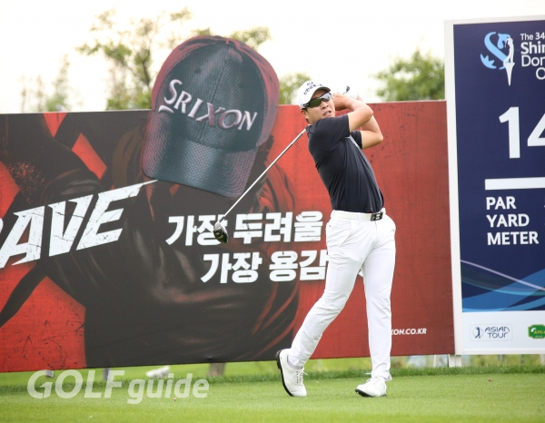 제34회 신한동해오픈 1R 김경태 티 샷