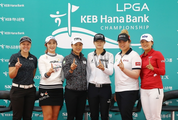 공식인터뷰 단체사진(왼쪽부터 브룩 핸더슨,배선우,이민지,박성현,아리야 주타누간,고진영)