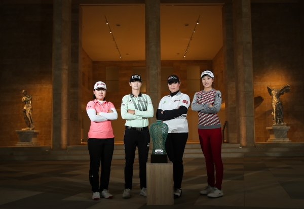 LPGA KEB하나은행 챔피언십 포토콜에 임하는 (왼쪽부터) 나사 하타오카.박성현.아리야주타누간.쑤이씨앙