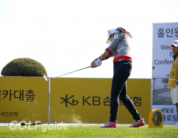 KB금융 스타챔피언십 1R 김아림 아이언 티 샷