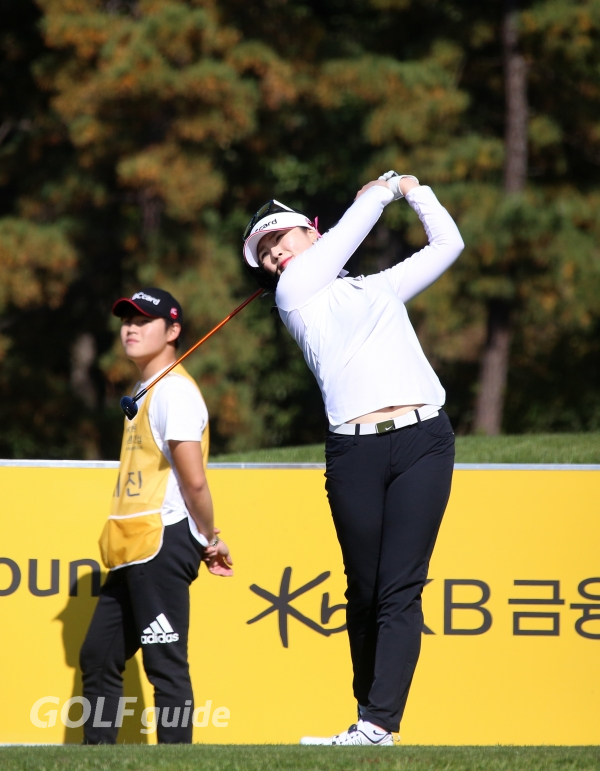 KB금융 스타챔피언십 2R 김예진 티 샷