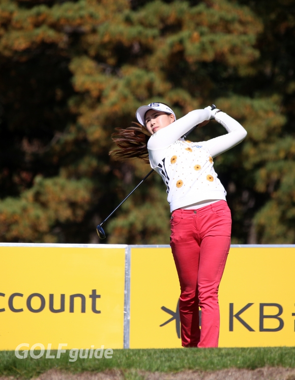 KB금융 스타챔피언십 2R 김지윤 티 샷