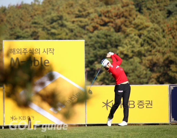 KB금융 스타챔피언십 2R 남소연 티 샷