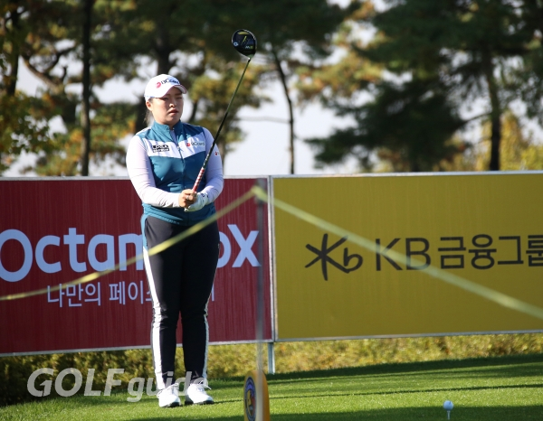조준 완료...KB금융 스타챔피언십 2R 장하나