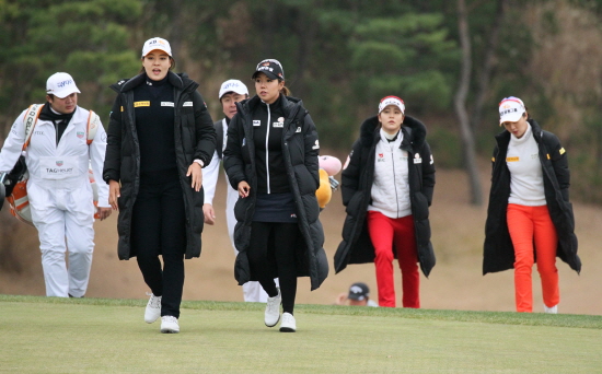 LPGA 투어와 KLPGA 투어에서 뛰는 선수들이 대결을 펼쳤던 박인비 인비테이셔널 대회