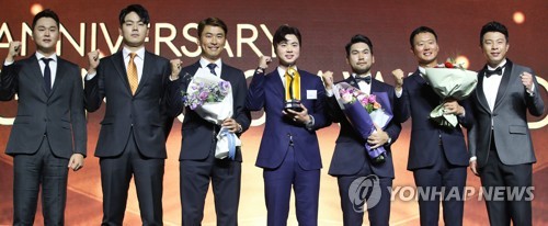 13일 오후 서울 용산구 그랜드 하얏트 호텔에서 열린 2018 KPGA 제네시스 대상 시상식에서 제네시스 포인트 TOP 10 선수들