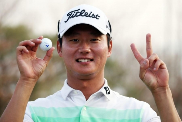 2018 시즌 첫 홀인원의 주인공 엄재웅
