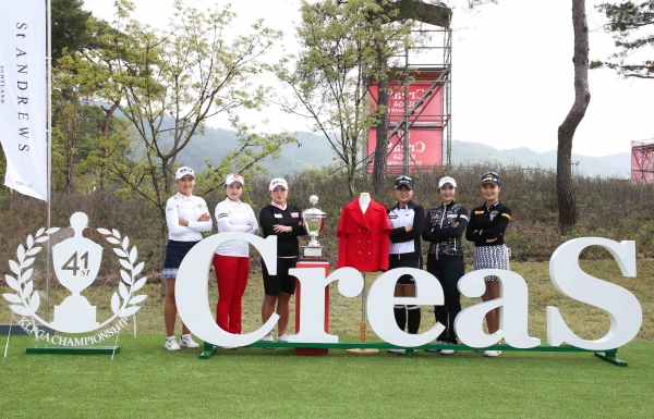크리스 F&C 제41회 KLPGA 챔피언십 공식 포토콜에서 포즈 취하는 이정은6,최혜진,장하나,조아연,배선우 ,오지현