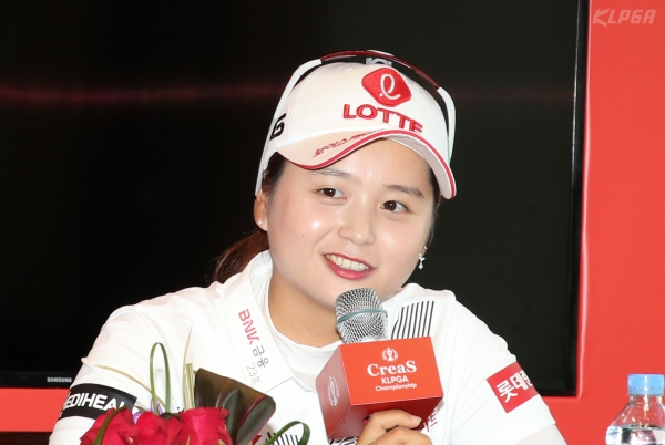 크리스 F&C 제41회 KLPGA 챔피언십 공식 기자회견에서 기자들의 질문에 답하는 최혜진